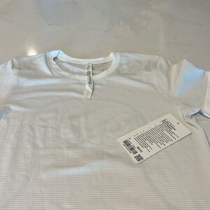 Lululemon swiftly Breath short sleeve shirt